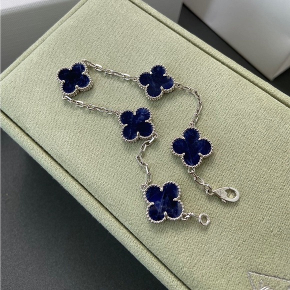 Van Cleef & Arpels Women’s Bracelet